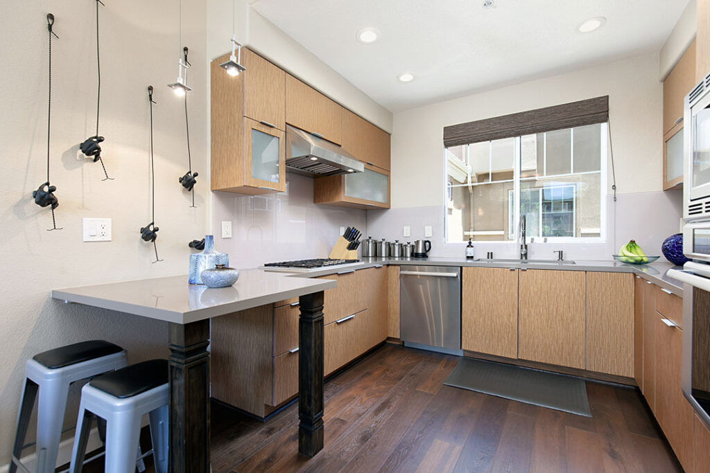 San Diego Real Estate | 2740 E Evans 11